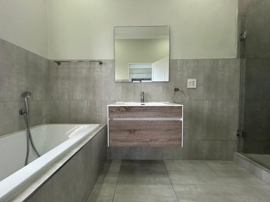 To Let 2 Bedroom Property for Rent in Royal Ascot Western Cape